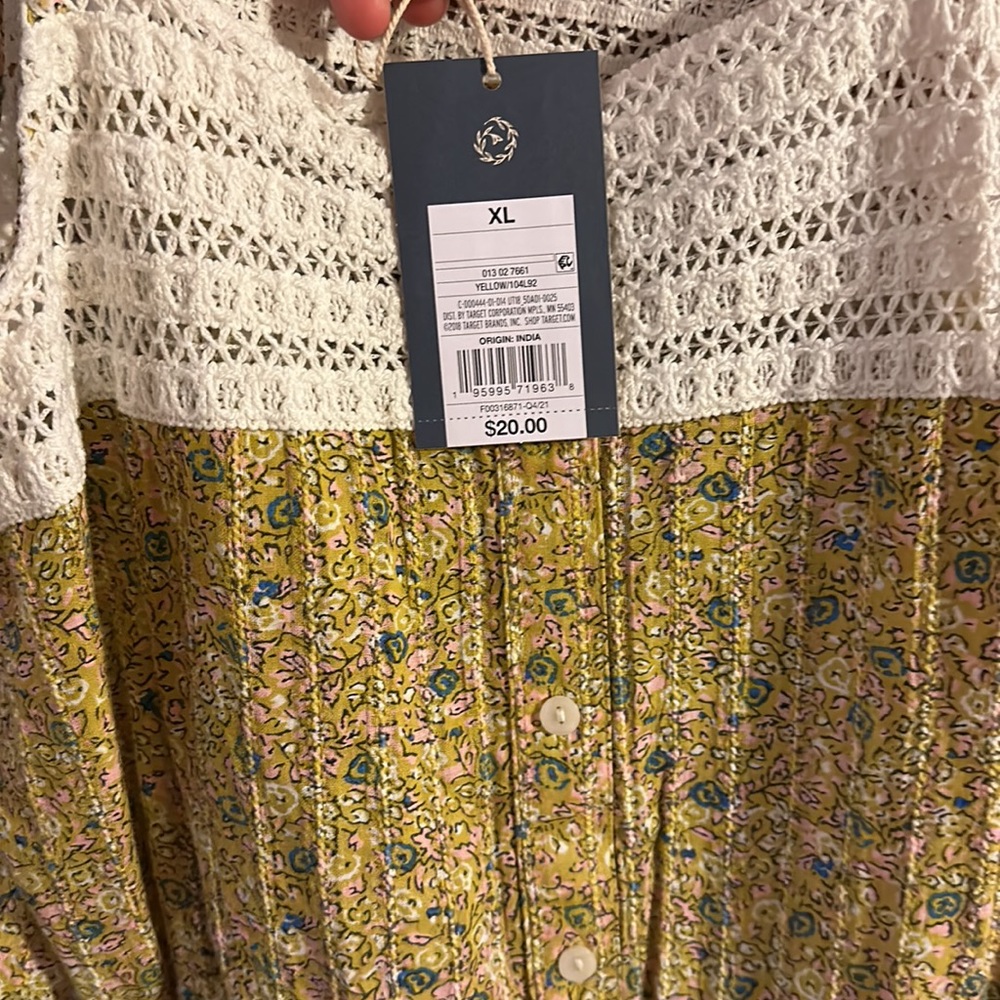 Universal Thread Top - Picture 2 of 2